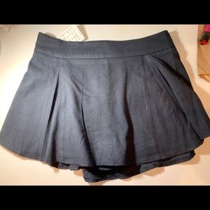 Brandy Melville skort